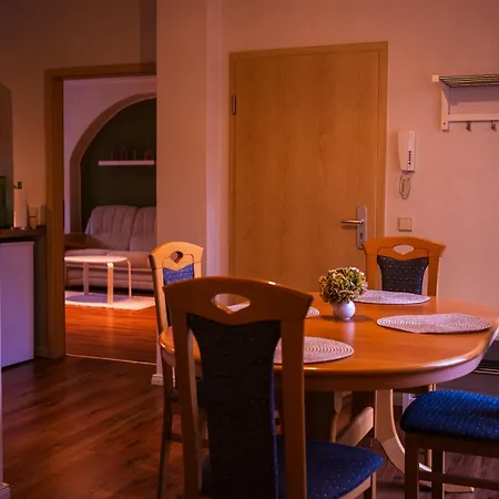 Apartment Schloßblick Mit Parkplatz *